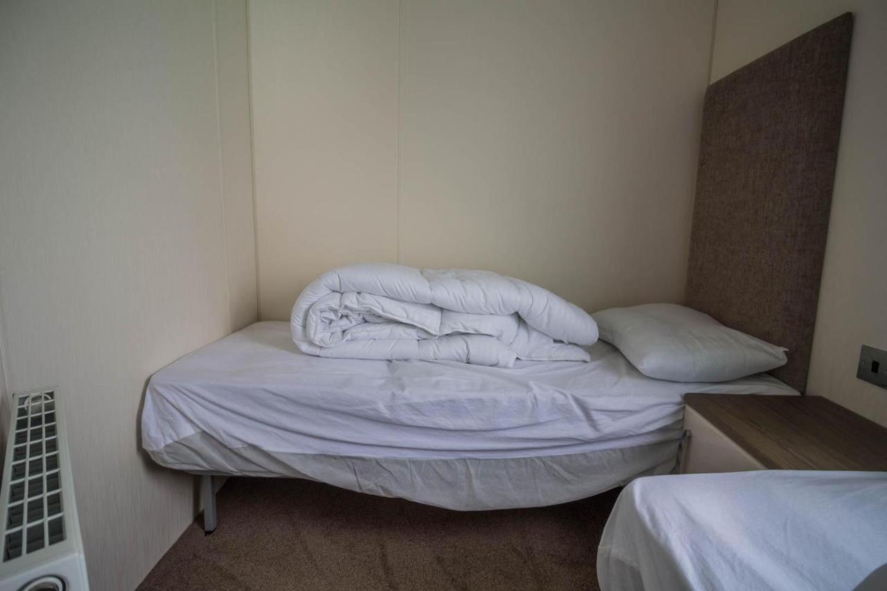 Modern 6 Berth Caravan At Highfield Grange In Essex Ref 26609P 클랙톤온씨 외부 사진