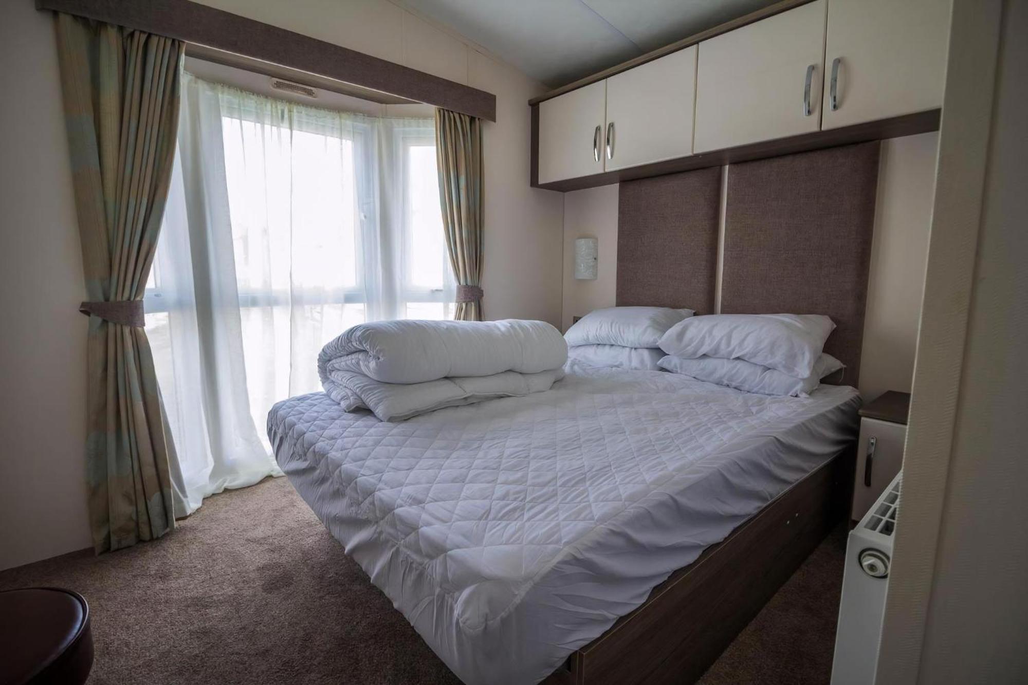 Modern 6 Berth Caravan At Highfield Grange In Essex Ref 26609P 클랙톤온씨 외부 사진
