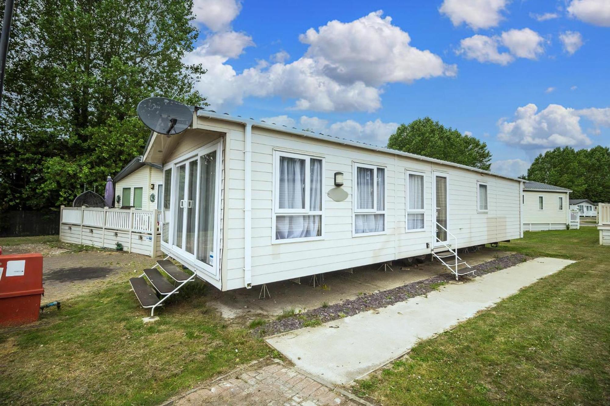 Modern 6 Berth Caravan At Highfield Grange In Essex Ref 26609P 클랙톤온씨 외부 사진